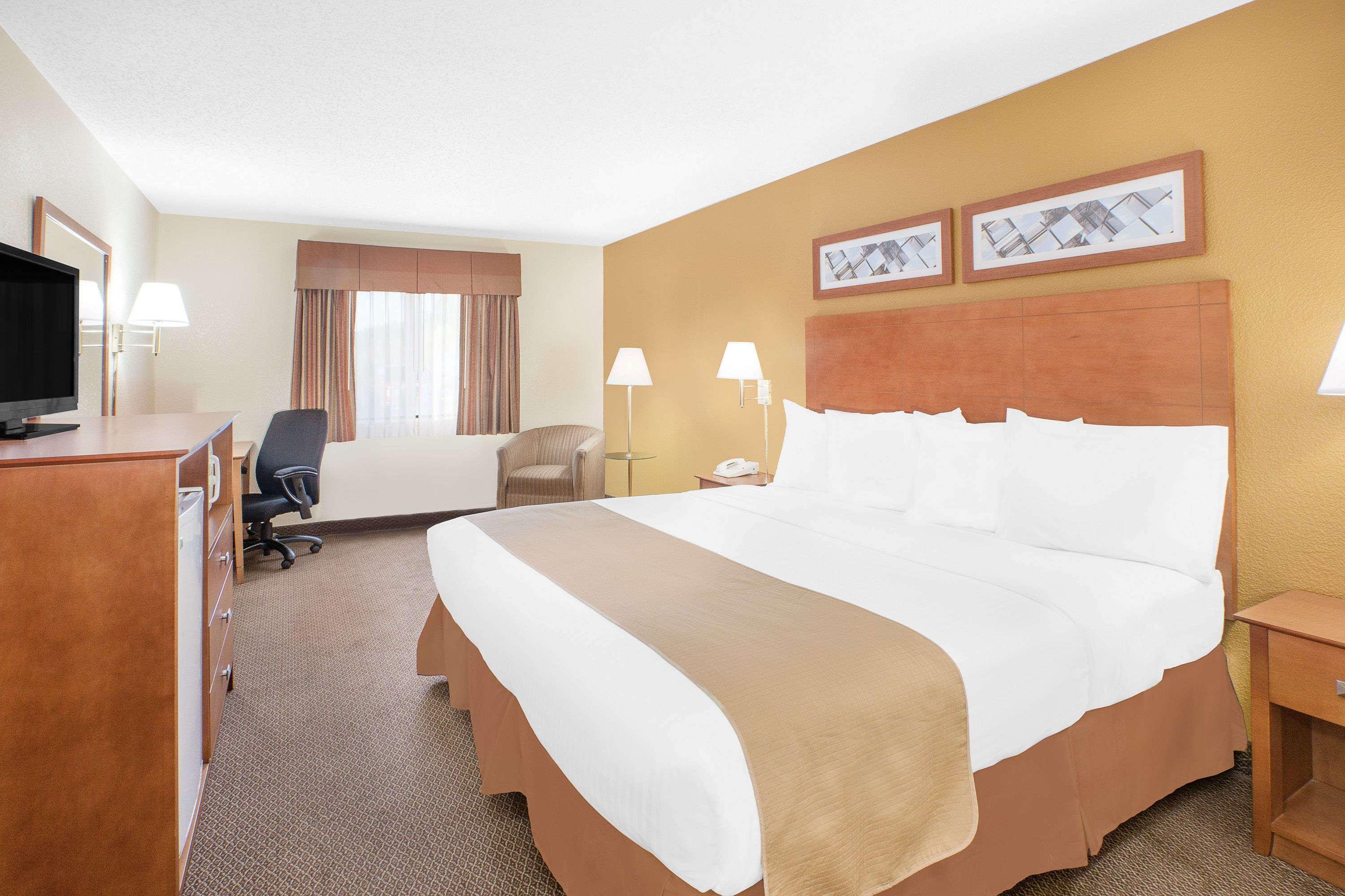 Baymont By Wyndham Port Huron Exterior foto